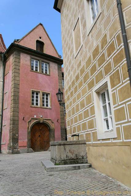 Hradčany, Jirska, couleurs de maisons, (Prazsky Hrad) - Prague, République Tchèque