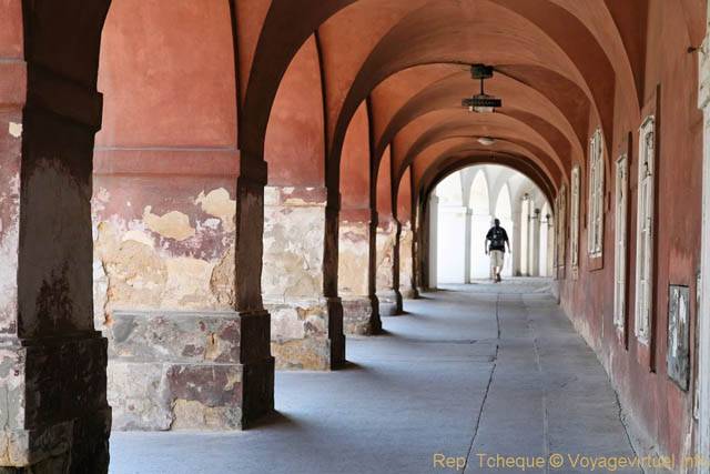 Hradčany, les arcades de la rue Loretanska - Prague, République Tchèque