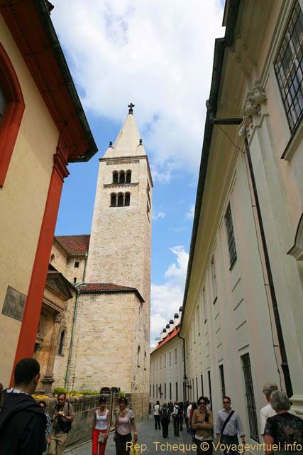 Hradčany, le clocher de la basilique Saint-Georges, (Jiřský klášter) - Prague, République Tchèque