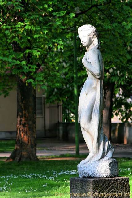Kampa, une statue, nu voilé - Prague, République Tchèque