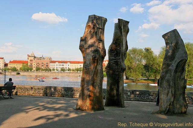 Kampa, troncs d'arbres, Sovovych Mlynu - Prague, République Tchèque