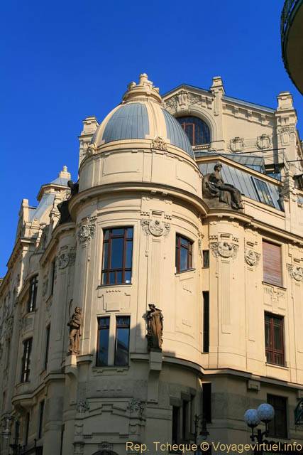 Tour d'angle, U Prašné brány, U Obecního domu - Prague, République Tchèque