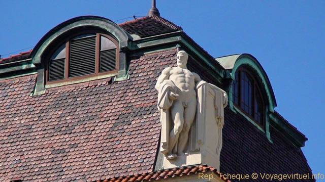 Statue sur un toit, Maiselova - Prague, République Tchèque