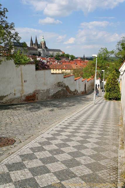 Pavage de rue et de trottoir, Hellichova, Malá Strana - Prague, République Tchèque