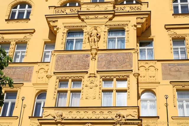 Une partie de la façade de l'immeuble Riviera, 30 Masarykovo Nabrezy - Prague, République Tchèque