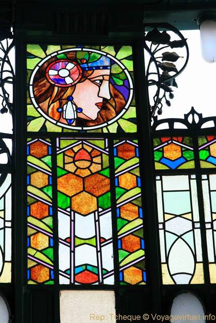 Maison municipale (Obecní dům), fragment de vitrail - Prague, République Tchèque