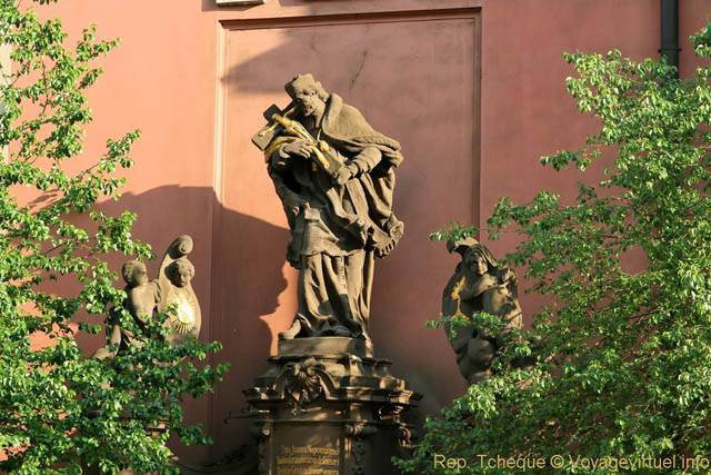 Národní, statuaire de Joanni Nepomuceno, église Voršily - Prague, République Tchèque