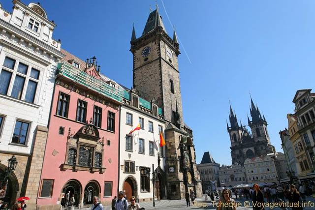 Vieille-Ville, panorama sur l'Ancien Hôtel de ville et l'horloge astronomique médiévale - Prague, République Tchèque
