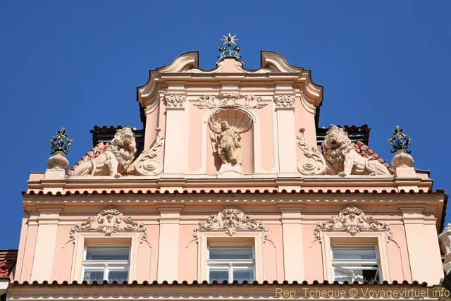 Place de la Vieille-Ville, façade aux Lions, (Staroměstské náměstí) - Prague, République Tchèque