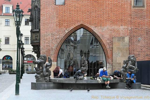 Ovocny Trh, fontaine et briques - Prague, République Tchèque