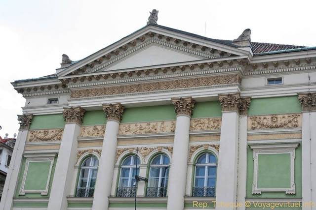 Ovocny Trh, vue arrière du théâtre des Etats - Prague, République Tchèque