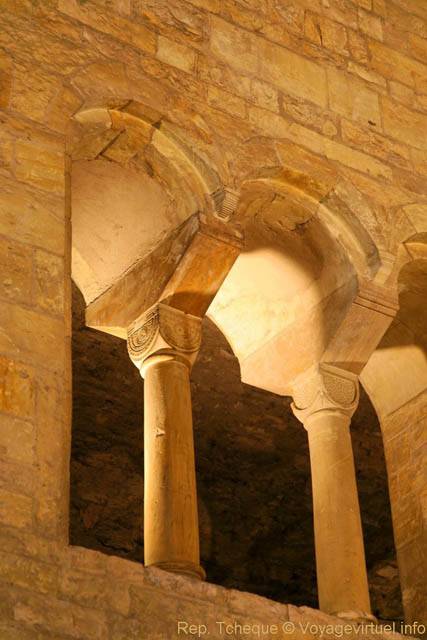 Couvent Saint-Georges, National Gallery, doubles colonnettes du cloître Sv Jiri - Prague, République Tchèque