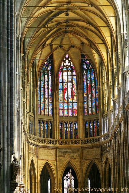 St Vitus St Wenceslas St Adalbert Cathédrale, architecture du choeur et vitraux, Peter Parler, (Prazsky Hrad) - Prague, République Tchèque