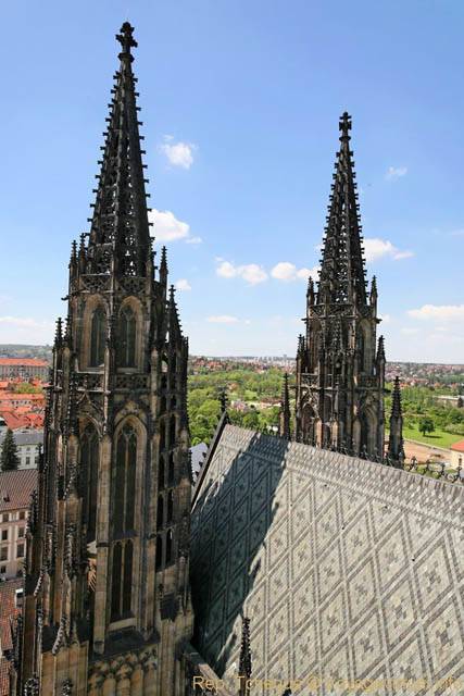 Les flèches de la Cathédrale Saint-Guy, (Sv Vit), (Prazsky Hrad) - Prague, République Tchèque