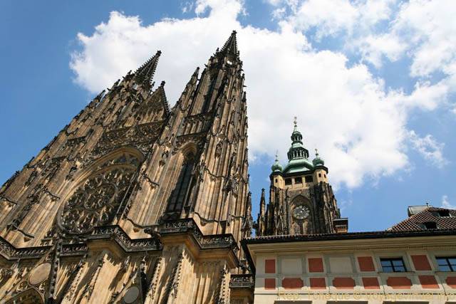 La façade et sa rosace, Cathédrale Saint-Guy, Sv Vit Vaclav A Vojtech - Prague, République Tchèque