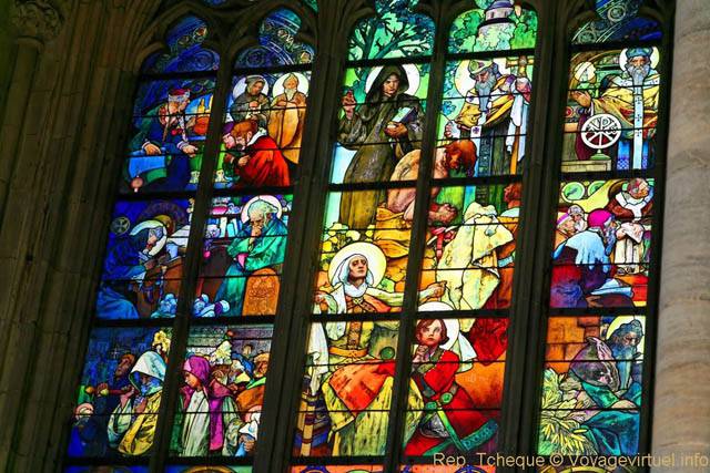Détail d'un vitrail, Cathédrale St Vitus St Wenceslas St Adalbert - Prague, République Tchèque