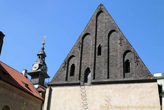 Extérieurs de la Synagogue Vieille-Nouvelle (Staronová synagoga), Josefov - Prague, République Tchèque