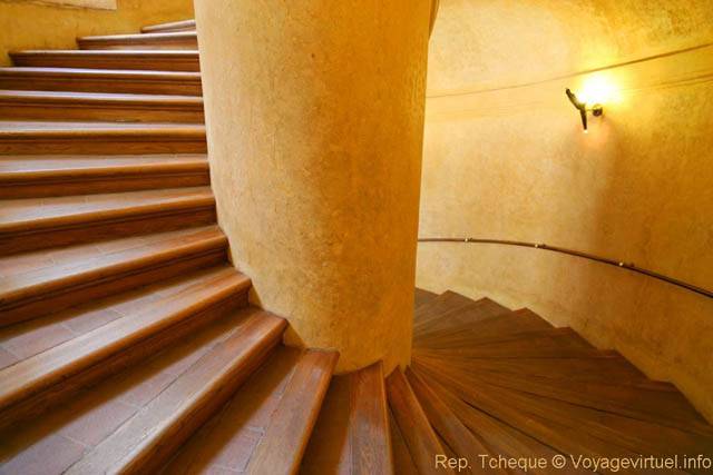 Un escalier en colimaçon du Palais Wallenstein, (Valdstejnsky Palac) - Prague, République Tchèque