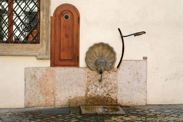 Fontaine manuelle, Palais Wallenstein - Prague, République Tchèque