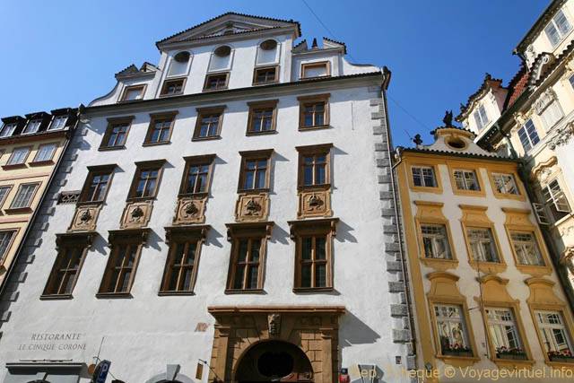 La façade du Ristorante Cinque Corone, Zelezna - Prague, République Tchèque