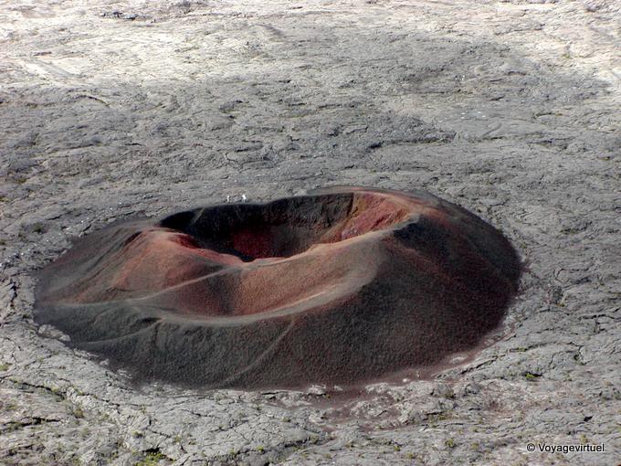 Formica Léo depuis le sentier du Piton Partage, Cratère Bory, la Fournaise - La Réunion