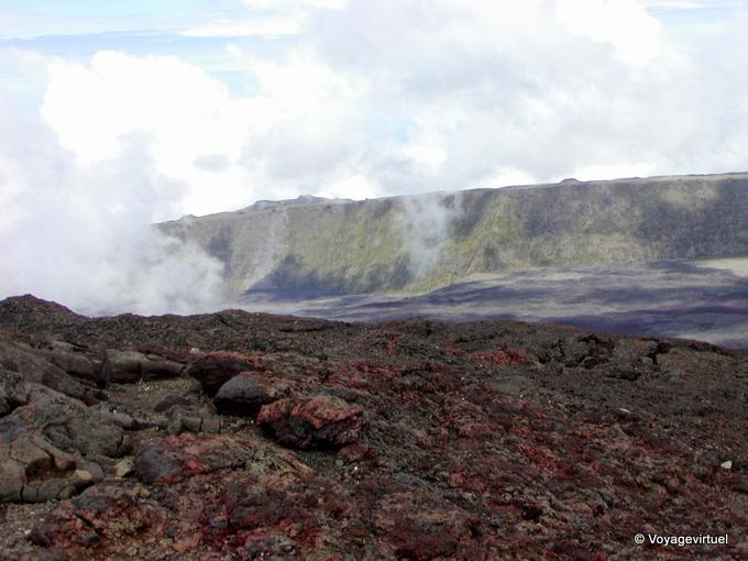 Rougeurs des cendres de Bellecombe, piton de la Fournaise - La Réunion