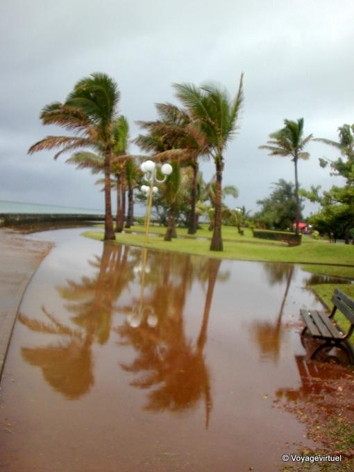 Saint-Denis, pluie et vent - La Réunion