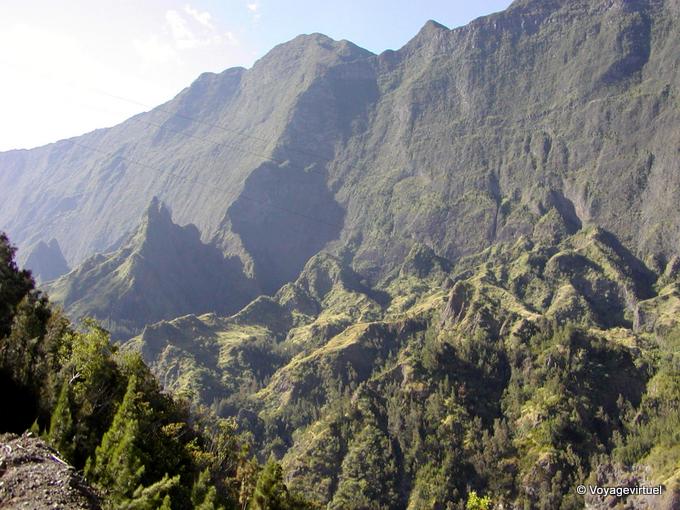 Brume sur les falaises, Cilaos - La Réunion