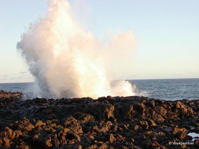 Le Souffleur situé à la Pointe au Sel, vers Saint-Leu - La Réunion