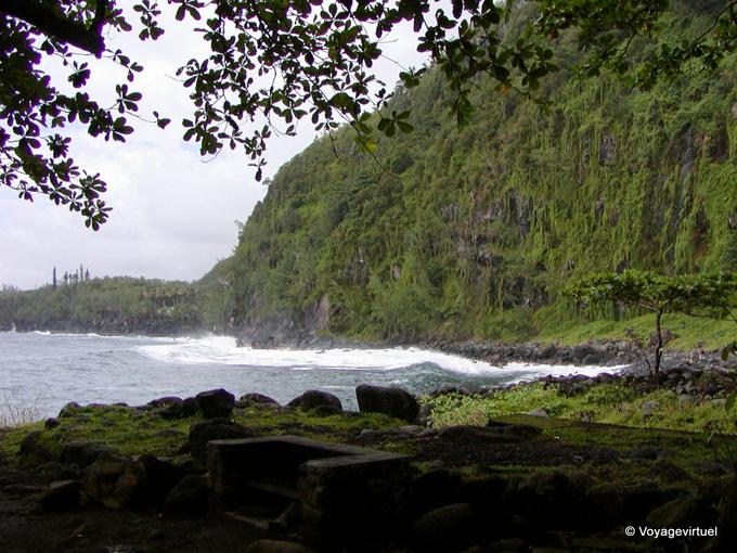 Les falaises vertes de l'Anse des Cascades - La Réunion