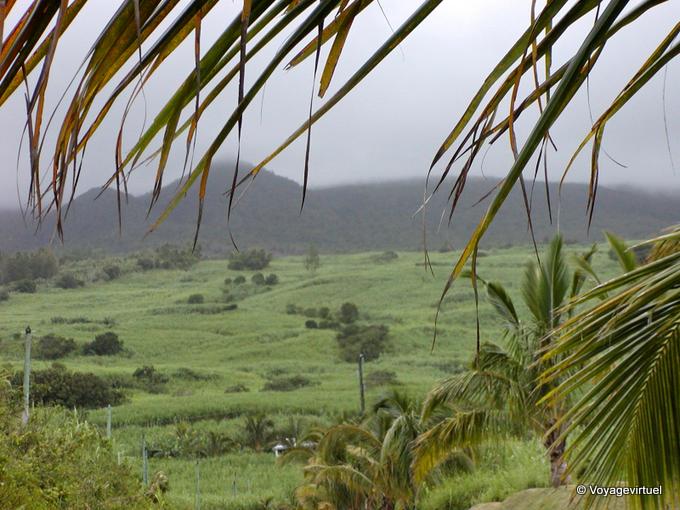 La Fournaise ennuagée, on dirait le sud - La Réunion