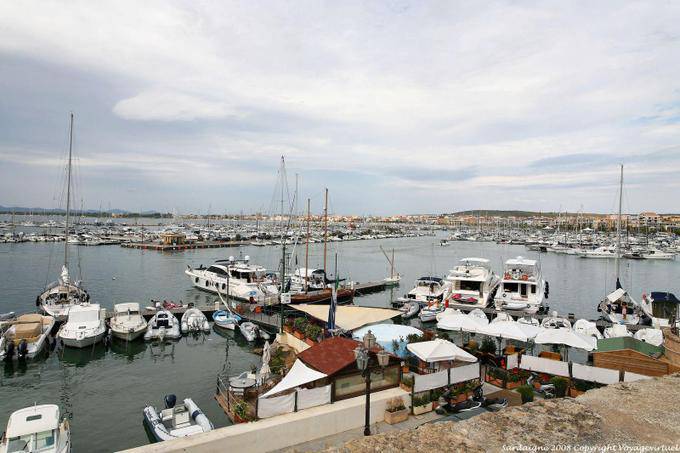 Alghero, le port vue depuis le bastione della Maddalena - Sardaigne