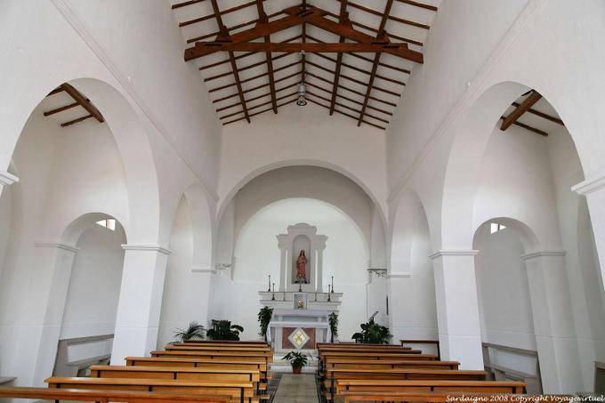 Arzachena, chiesa Santa Lucia, simplicité intérieure - Sardaigne