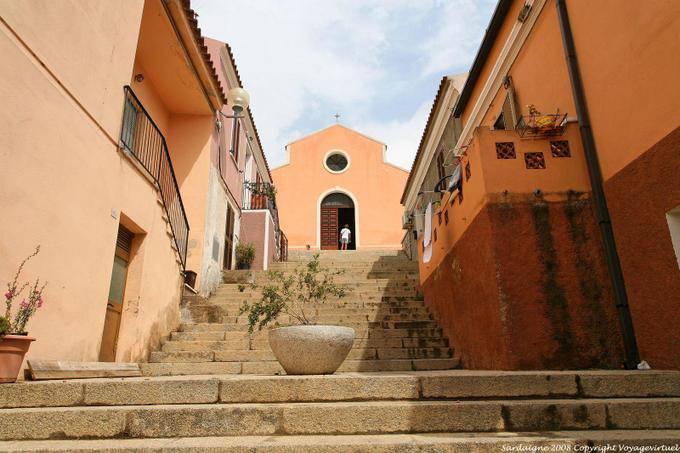 Arzachena, église Santa Lucia - Sardaigne
