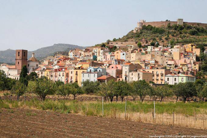 Bosa, panorama depuis la Via San Pietro - Sardaigne