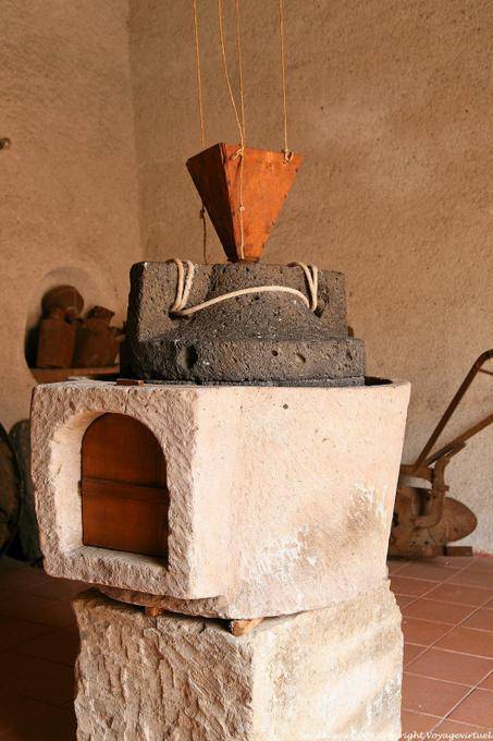 Fordongianus, Forum Traiani, un outil antique - Sardaigne