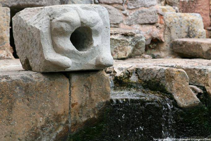 Fordongianus, Terme Romane, la bouche d'arrivée d'eau - Sardaigne