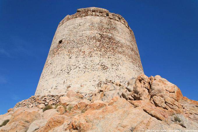 Isola Rossa, gros plan sur la tour - Sardaigne