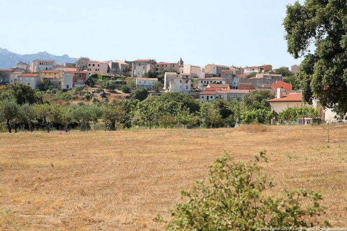 Luras, panorama général sur la cité - Sardaigne