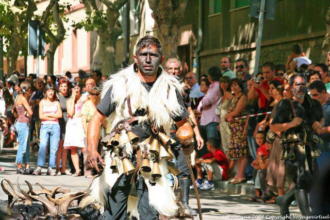 Nuoro, Festa del Redentore, Mamutzones Antigos Samugheo, chaud devant - Sardaigne
