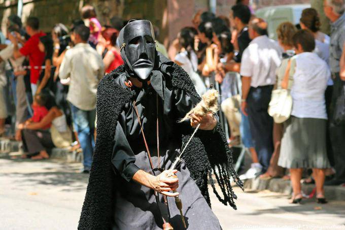 Nuoro, Festa del Redentore, mineurs de Barbagia, mini rouet - Sardaigne