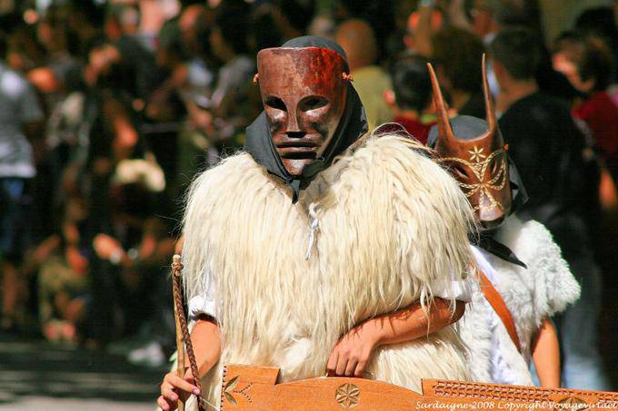 Nuoro, Festa del Redentore, sos Merdules Bezzos de Otzana, double masque - Sardaigne