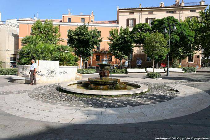 Nuoro, fontaine de la piazza Vittorio Emanuele - Sardaigne