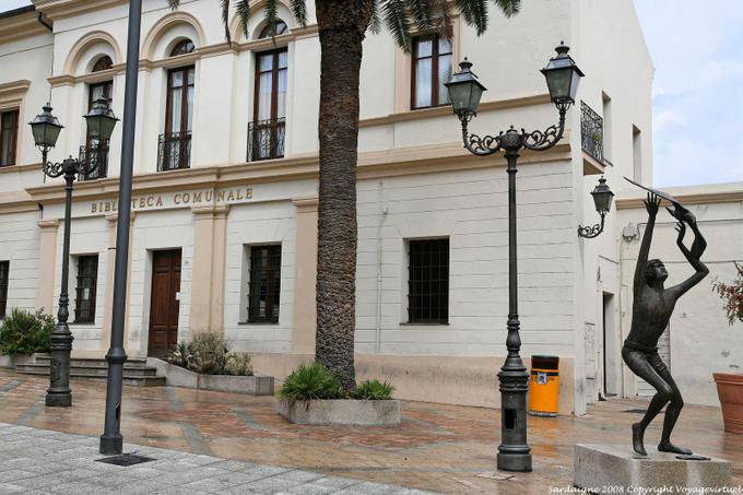 Olbia, corso Umberto I, Biblioteca comunale - Sardaigne