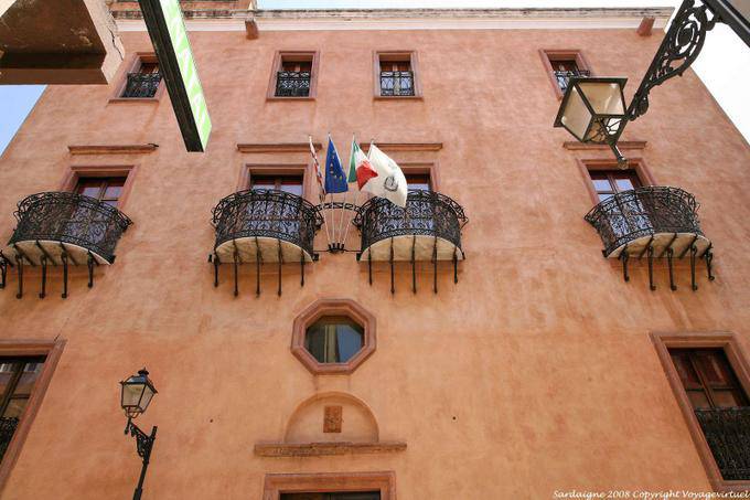 Oristano, corso Umberto I, une façade - Sardaigne