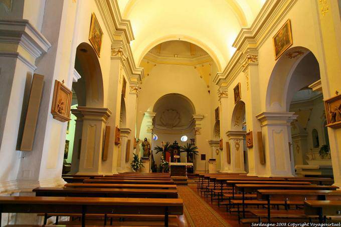 Orosei, Chiesa San Giacomo, la nef - Sardaigne