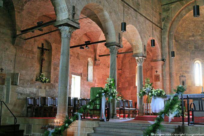 Santa Giusta, vue différente du chœur de la Basilique - Sardaigne