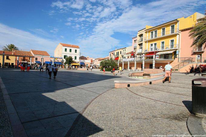 Santa Teresa di Gallura, piazza Carlo Alberto - Sardaigne