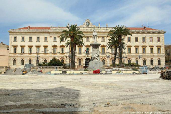 Sassari, rénovation de la piazza Italia, le Palazzo della Provincia - Sardaigne