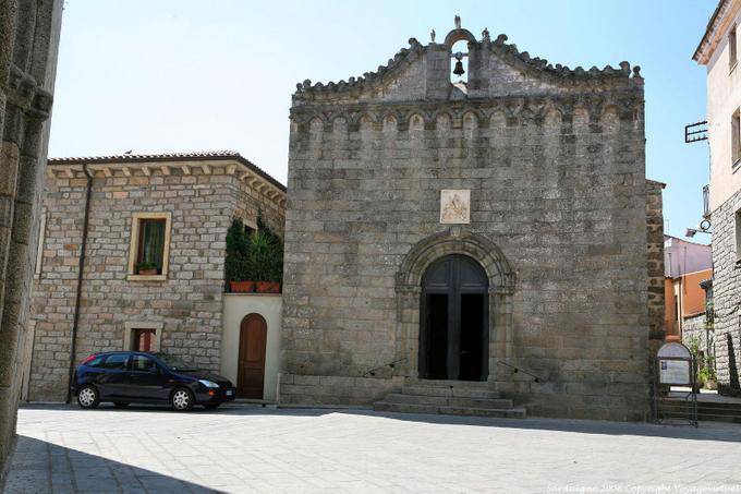 Façade extérieure, Oratorio del Rosario, piazza San Pietro, Tempio Pausania - Sardaigne